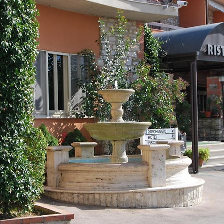 Hotel Ristorante Il Gabbiano Passignano sul Trasimeno Exterior photo