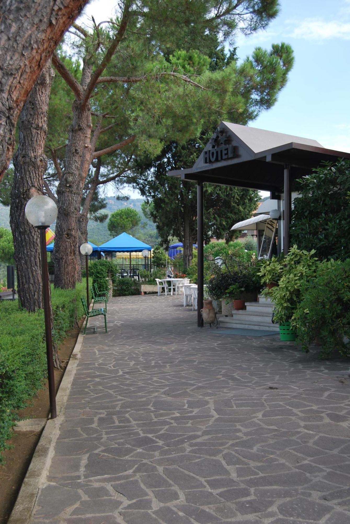Hotel Ristorante Il Gabbiano Passignano sul Trasimeno Exterior photo