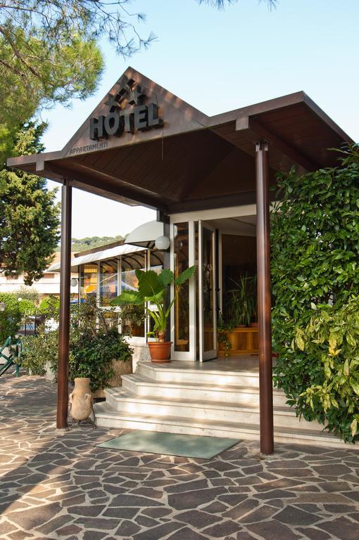 Hotel Ristorante Il Gabbiano Passignano sul Trasimeno Exterior photo