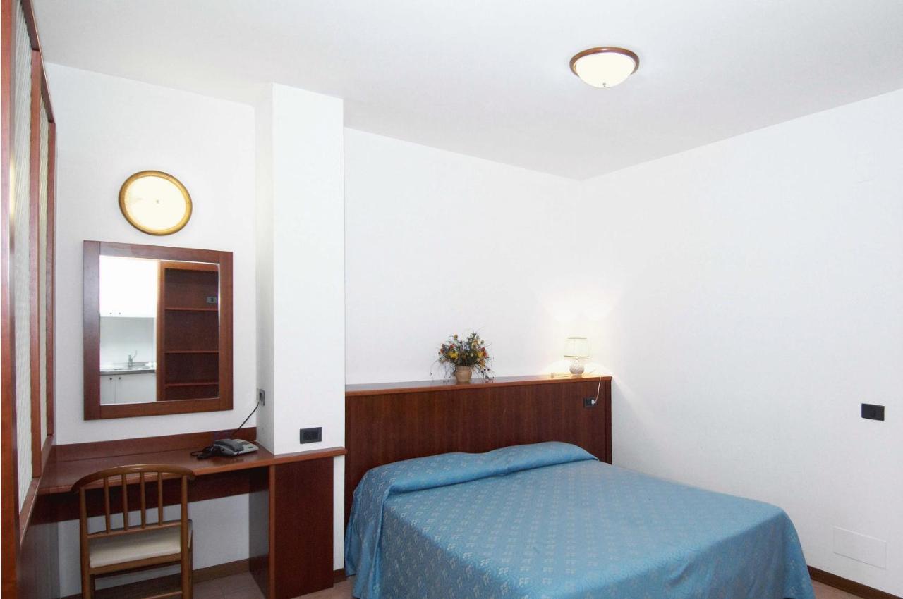 Hotel Ristorante Il Gabbiano Passignano sul Trasimeno Room photo